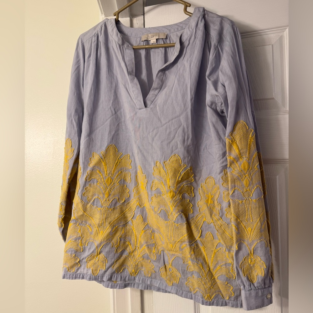 Ann Taylor LOFT lightweight top